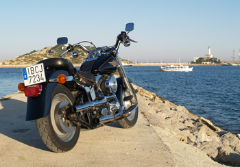 Harley im Hafen von Ibiza